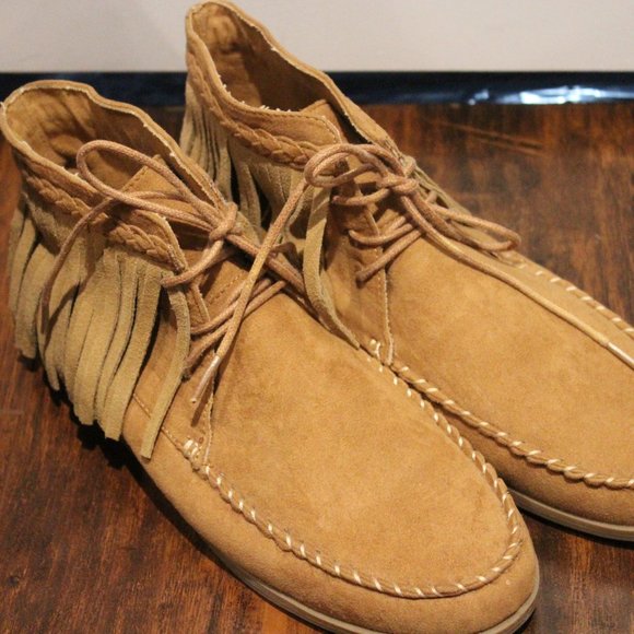 2/$30 🏷 Forever21 Mocassin Booties Size 5.5 - Picture 2 of 3